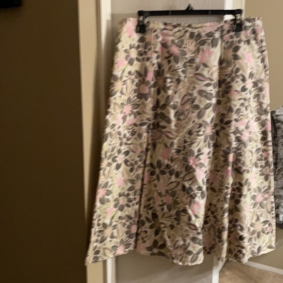 Jaclyn Smith A-line skirt - Picture 3 of 3